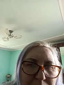 AureliaSky598 online show from April 15, 2026, 10:44 am