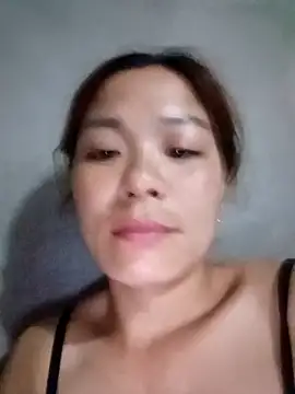 mia0033 online show from April 28, 2026, 2:33 pm
