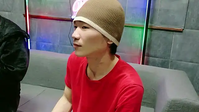 Snapshot of 8585donguri5656 chatting on April 15, 2026, 3:13 am 8585donguri5656 online show from April 15, 2026, 3:13 am