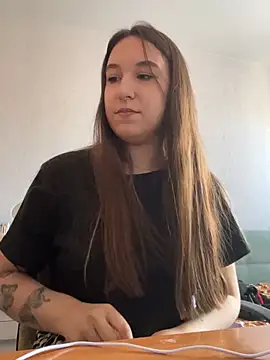 Snapshot of RiannaBrown chatting on April 14, 2026, 3:12 am RiannaBrown online show from April 14, 2026, 3:12 am