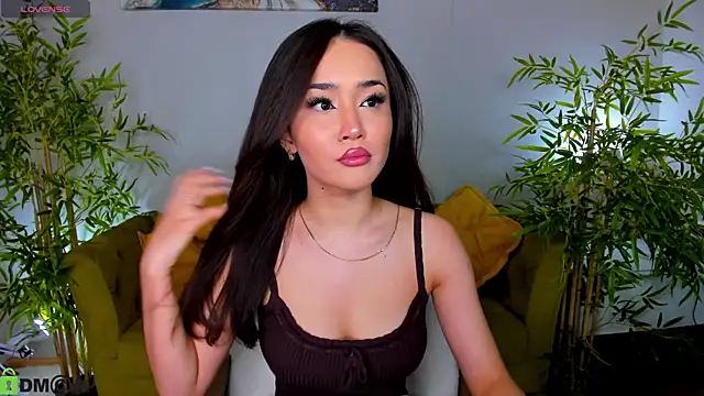 Snapshot of Riddle_Lay chatting on April 24, 2026, 9:56 am Riddle Lay online show from April 24, 2026, 9:56 am