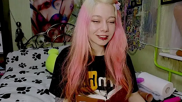 Snapshot of Sansarella chatting on March 22, 2025, 5:09 pm Sansarella online show from March 22, 2025, 5:09 pm