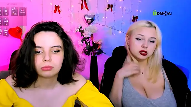 mia mooon  online show from May 12, 2026, 12:57 pm