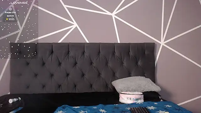 Violett1126 online show from May 6, 2026, 4:08 am