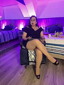 Jenifer cruz online show from May 8, 2026, 5:46 am