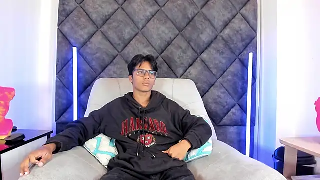 LiamKron online show from May 1, 2026, 11:37 am
