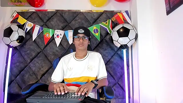 LiamKron online show from June 25, 2026, 12:42 pm