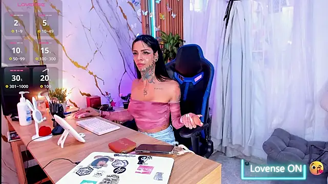 Snapshot of Dafne_kee chatting on July 28, 2026, 9:14 pm Dafne kee online show from July 28, 2026, 9:14 pm