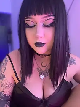 Snapshot of LilithVamp chatting on April 30, 2026, 1:01 am LilithVamp online show from April 30, 2026, 1:01 am