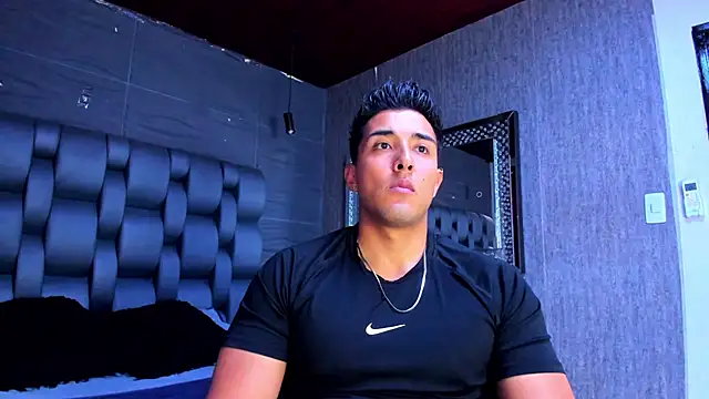 Snapshot of alangreek1 chatting on April 19, 2026, 8:33 pm alangreek1 online show from April 19, 2026, 8:33 pm