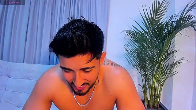 Snapshot of alangreek1 chatting on July 12, 2026, 12:01 am alangreek1 online show from July 12, 2026, 12:01 am