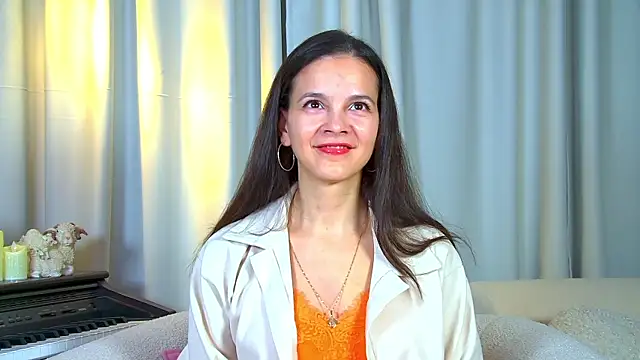 LeonaLane online show from April 25, 2026, 6:27 am