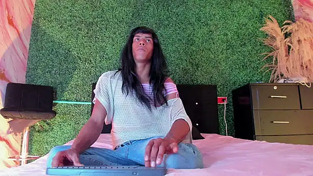 Snapshot of Lexyy_lux chatting on April 14, 2026, 1:39 pm Lexyy lux online show from April 14, 2026, 1:39 pm