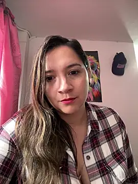 Snapshot of belucci_vale chatting on April 9, 2026, 12:32 pm belucci vale online show from April 9, 2026, 12:32 pm