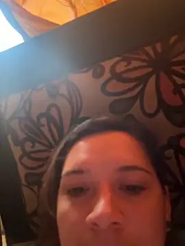 Snapshot of belucci_vale chatting on April 16, 2026, 12:06 pm belucci vale online show from April 16, 2026, 12:06 pm