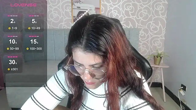 Scarlett jhonson ch online show from April 16, 2026, 7:47 pm