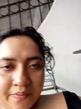 Snapshot of Cassle_ibarra_x chatting on May 4, 2026, 9:33 pm Cassle ibarra x online show from May 4, 2026, 9:33 pm