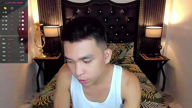 AsianRoman Grey online show from June 6, 2026, 4:33 pm