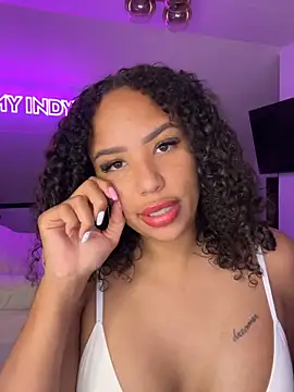 Snapshot of princessromyindy chatting on April 19, 2026, 8:44 pm princessromyindy online show from April 19, 2026, 8:44 pm