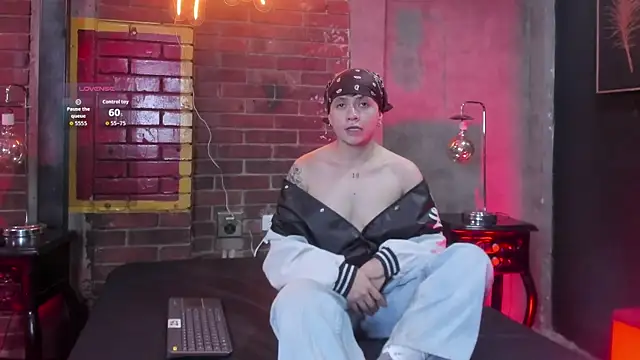 Snapshot of MissaelRossi chatting on April 10, 2026, 8:35 pm MissaelRossi online show from April 10, 2026, 8:35 pm