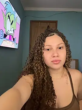 sophiiahot online show from June 10, 2026, 11:20 am