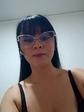 Snapshot of roos1237 chatting on April 15, 2026, 4:52 am roos1237 online show from April 15, 2026, 4:52 am