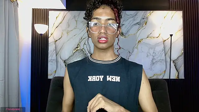 Snapshot of triiangel_latinboy chatting on May 8, 2026, 12:27 am triiangel latinboy online show from May 8, 2026, 12:27 am