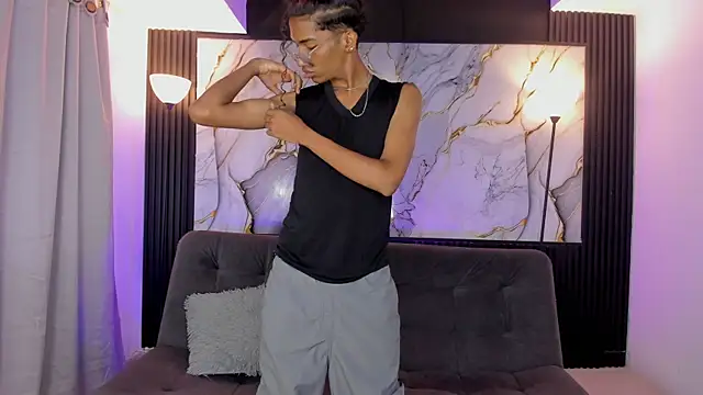 Snapshot of triiangel_latinboy chatting on May 24, 2026, 2:00 pm triiangel latinboy online show from May 24, 2026, 2:00 pm