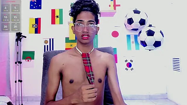 Snapshot of triiangel_latinboy chatting on July 10, 2026, 12:41 pm triiangel latinboy online show from July 10, 2026, 12:41 pm