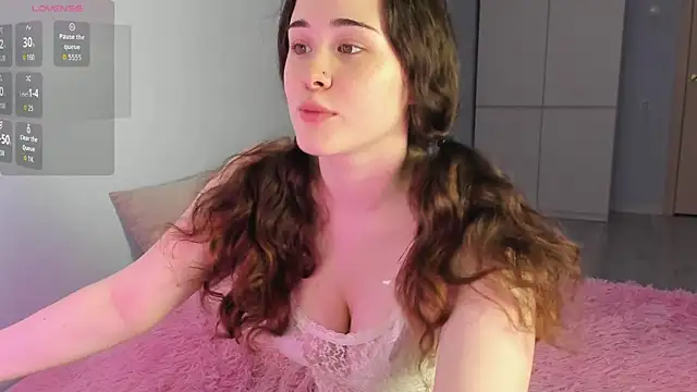 ChloeBlisss online show from July 14, 2026, 11:49 am