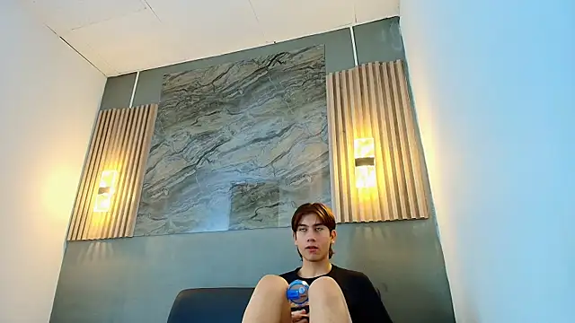 Snapshot of RAPHAEL_NYON1 chatting on May 12, 2026, 12:35 pm RAPHAEL NYON1 online show from May 12, 2026, 12:35 pm