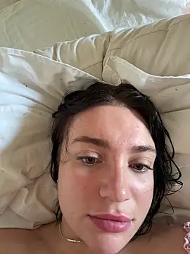 Snapshot of LucyHotty_ chatting on July 13, 2026, 5:10 am LucyHotty online show from July 13, 2026, 5:10 am