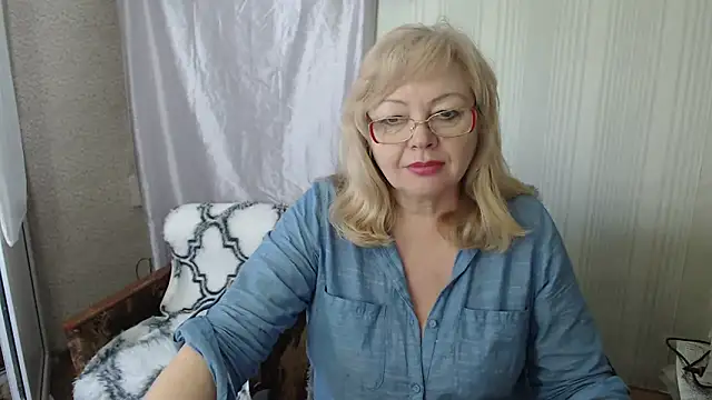 Snapshot of LavandaMay chatting on April 29, 2026, 10:52 am LavandaMay online show from April 29, 2026, 10:52 am