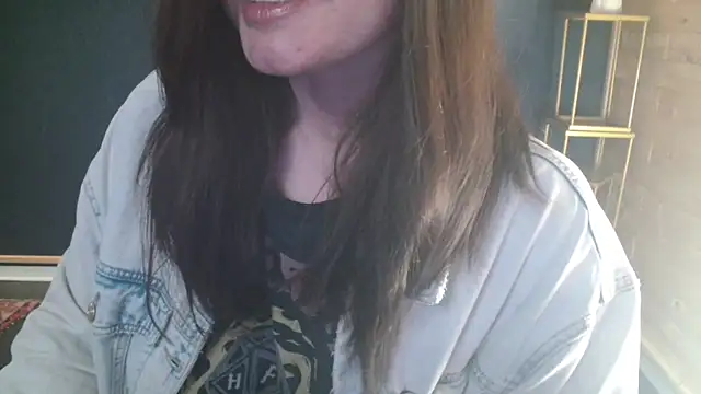 Snapshot of NicoleLove_ chatting on April 21, 2026, 7:47 am NicoleLove online show from April 21, 2026, 7:47 am