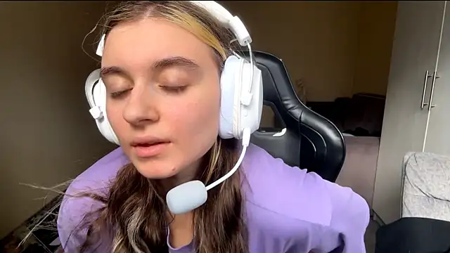 LueIvins online show from April 23, 2026, 12:29 pm