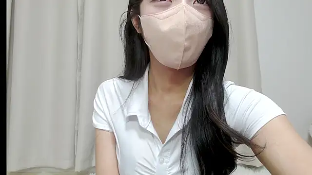 Snapshot of RIN_RIN__ chatting on August 2, 2026, 12:47 pm RIN RIN online show from August 2, 2026, 12:47 pm