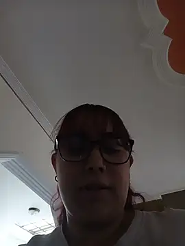 AliceScoot  online show from June 3, 2026, 6:13 pm