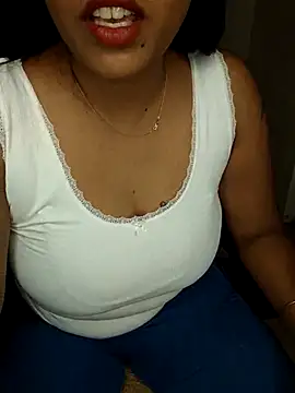 Snapshot of Tamilmoon006 chatting on July 1, 2026, 2:51 pm Tamilmoon006 online show from July 1, 2026, 2:51 pm