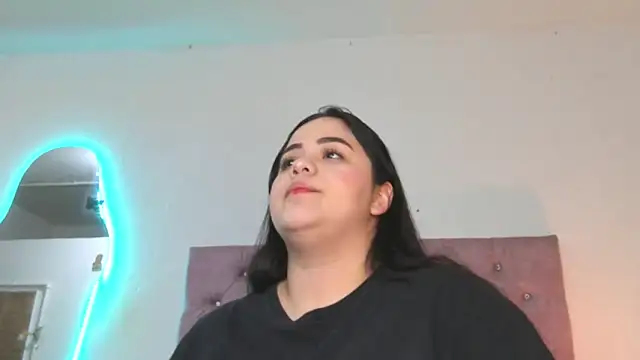 laurenlaine online show from May 17, 2026, 10:39 pm