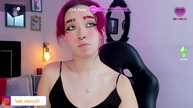 Snapshot of Leah_cherry chatting on July 9, 2026, 9:52 pm Leah cherry online show from July 9, 2026, 9:52 pm
