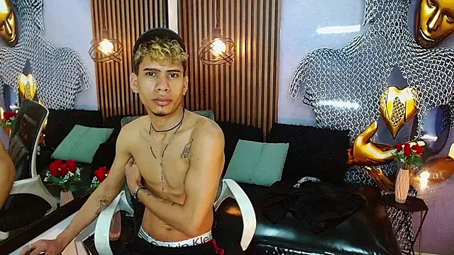 Skinny cute Alyer online show from June 17, 2026, 1:52 am