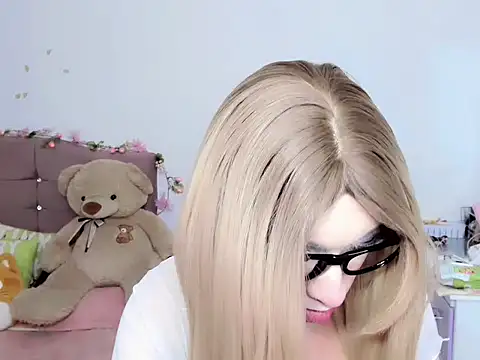 Im valentina01 online show from April 24, 2026, 4:15 am