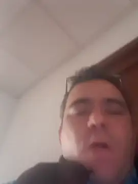 Ismael993A online show from April 19, 2026, 10:47 am