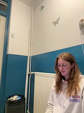 SweetNatalie699 online show from April 9, 2026, 7:19 pm