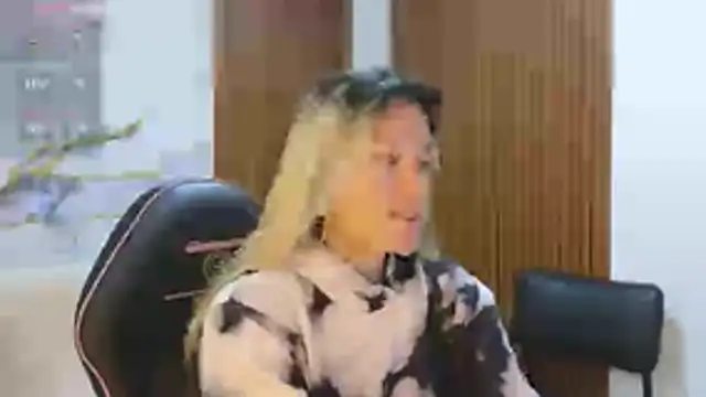 Snapshot of alonddra_tay chatting on July 1, 2026, 11:45 am alonddra tay online show from July 1, 2026, 11:45 am