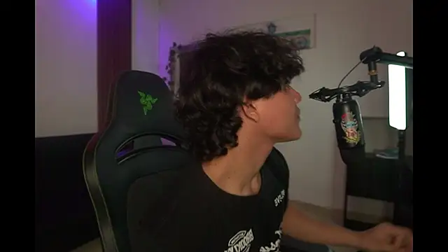 Snapshot of dante_muscle chatting on April 13, 2026, 5:29 pm dante muscle online show from April 13, 2026, 5:29 pm