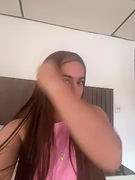 Aitana Lux online show from April 13, 2026, 7:08 pm