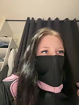 Snapshot of groslolo67 chatting on April 13, 2026, 6:35 pm groslolo67 online show from April 13, 2026, 6:35 pm