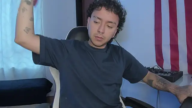 alexmontesco online show from April 10, 2026, 10:25 pm