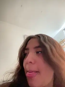 Snapshot of midarixxx chatting on April 11, 2026, 3:16 pm midarixxx online show from April 11, 2026, 3:16 pm